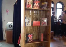 De boeken van Jamie Oliver waren prominent aanwezig bij de entree.