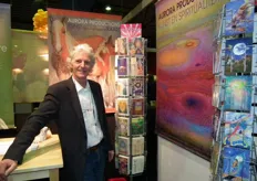 Jan Willem Bakker van Aurora Productions. Zijn kaarten zijn in veel natuurvoedingswinkels te vinden. Hij deelde een stand met ZintenZ.