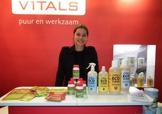Lisa Olthof van Vitals BV kon de bezoekers alles vertellen over de nieuwe lijn met 9 biologische voedingssupplementen van Vitals. Ook presenteerde het bedrijf de duurzame schoonmaakproducten van Lilly's Eco Clean en de zuivere babyvoeding van Nanny Care (niet biologisch).