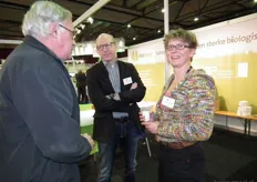 Theo Groenendijk (midden) en Miriam van Bree van Bionext.
