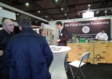 Peter Lamet (links) en Aart-Jan Knauff van BD-Totaal beiden druk in gesprek.