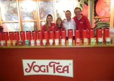Het Yogi Tea-team: Christine, Bernadette, Ton en Feijo.