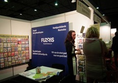 Floris Recycled Stationery, verpakt door gehandicapten, gemaakt van recycled papier met inkt op basis van plantaardige olie, voorzien van handgeschilderde illustraties. En 10% van de winst gaat naar een goed doel. De kaarten zijn onder meer in diverse Wereldwinkels verkrijgbaar.