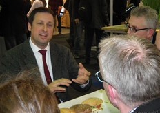 De IFOAM-directeur had veel te bespreken met onder meer Bavo van den Idsert (directeur Bionext).