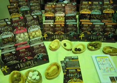 Ze importeert onder andere noten met kruiden en omhuld door chocolade uit Luxemburg.