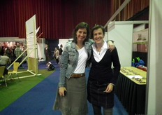 Anita Groenendijk en Merle Koomans van den Dries van Estafette Odin liepen samen een rondje over de beurs.