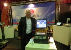 Theo Horden van De Ridder & Den Hertog gaf toelichting over dit kassasysteem, met weegschaal, scanner en printer.