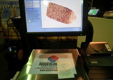 "Dit is een handige functie voor in natuurvoedingswinkels, aangezien achter de meeste producten een heel verhaal zit. De productomschrijving uit de kassa kan met 1 druk op de knop ook op de bon afgedrukt worden."