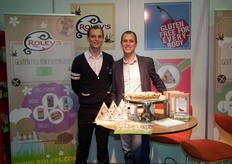 "Olivier en Diederik van der Wiele van Market Endeavour presenteerden de nieuwe glutenvrije producten van Roley's. Diederik: "We krijgen ook erg goede reacties op de nieuwe look van Roley's. Die slaat duidelijk aan."