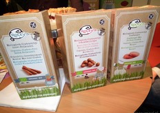 "Hiermee bewijzen we dat glutenvrij hoeft niet saai te zijn", aldus Diederik. Op deze foto de glutenvrije frikandel, hamburger en gehaktballetjes van Roley's."