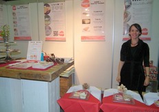 Ook Edith Gomes van De Hobbit had de reis van Maldegem naar Zwolle weer afgelegd om het ruime assortiment aan vleesvervangers aan de bezoekers te tonen.