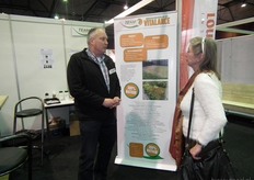 Roelf Havinga geeft toelichting over de werkwijze van TEAM Ecosys. TEAM Ecosys begeleidt agrarische ondernemers (van uiterst gangbaar tot biologisch-dynamisch) in de methoden om de natuurlijke overvloed op een ecologische wijze te ontsluiten.