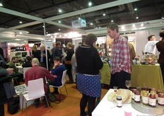 Drukke bedoeling in de stand van De Nieuwe Band.