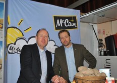 Albert-Jan Smelt en Gerwin Dibbits van McCain. Bezoekers konden langs voor de frietjes van McCain.