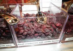 Bij Berrico viel veel te proeven, waaronder deze gedroogde cranberry's met vanillesmaak.