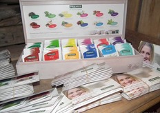 Op het plein werden ook veel biologische producten gepresenteerd, waaronder de Piramide-thee.