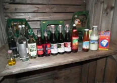 Diverse biologische drankjes die via 't Hof Welgelegen verkrijgbaar zijn.