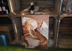 Bij 't Hof Welgelegen kan ook biologisch brood vanmenno besteld worden.