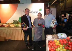 Links Hans den Boer van Van Gelder groente & fruit. Zij hebben begin dit jaar hun biologische assortiment van de horeca verder uitgebreid. Rechts Erwin Heijligers van Farm Fresh.