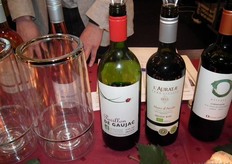 "Ze presenteerde onder meer deze nieuwe witte en rode wijn van Pavillon De Gaujac. "Hier krijg ik erg goede reacties op. Het is een soepele en makkelijke wijn."