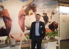 "Willem van Riele presenteerde onder meer het biologische vleesconcept van Vleescombinatie Zuid-West. "Wij stimuleren de horecaondernemers om te doen aan vierkantsverwaarding van vlees." Vleescombinatie Zuid-West levert onder meer biologisch vlees aan De Grote Verleiding in Kruiningen."