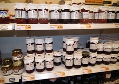 De eerste bio-producten tijdens de rondleiding: de jams van Heerlijkheid Mariënwaerdt.