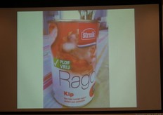 Joris liet zien hoe producenten tegenwoordig steeds creatiever worden om de aandacht van de consument te trekken. Struik doet dit bijvoorbeeld met de vermelding 'Plofvrij' op de ragout.