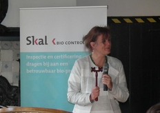 Het officiële moment is daar: de overdracht van de voorzittershamer.