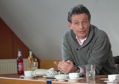 Tony-Wim gaf hier en daar nog wat toelichting in het Nederlands.