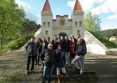 Vóór het diner wandelde de groep naar de Bionade-fabriek, om deze alvast van de buitenkant te kunnen bekijken.