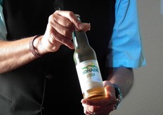 "Een fles met het oude Bionade-etiket. "We waren vooral druk met het productieproces, later kwamen we pas tot de ontdekking dat een merk een gezicht nodig heeft."