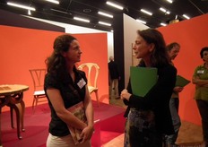 Skal-directeur Margreet van Brakel (rechts) en Madelon van Binsbergen van Organic Flavour Company (links).