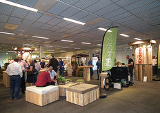 Het BioPlein, waaromheen diverse bio-bedrijven hun producten presenteerden.