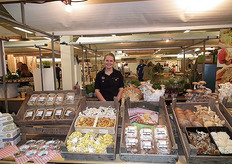 Stephanie Koot presenteerde in de kraam van Koolen Champignons allerlei verse biologische paddenstoelen.