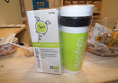 "Danique presenteerde in de stand onder meer deze cadeauverpakking van de Stop&Go van De Halm. "Hier krijg ik erg goede reacties op."