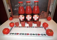 Schulp heeft de gezondheidslijn 'Eerste Hulp Van Schulp' uitgebreid met Tomatensap. Dit is 100 procent pure biologische tomatensap.