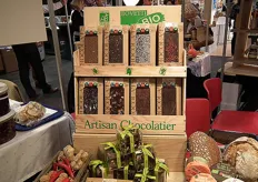 Hij importeert onder meer de Franse biologische chocolade van Bovetti.