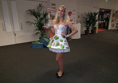 Deze 'spruitenpromotiedame' is geboren en getogen op eiland Tholen, waarvandaan Biojournaal gerund wordt.