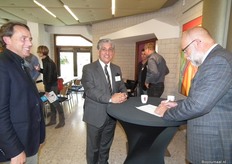 Vincent Derksen en Ron van van der Avort van Bakkerij Verbeek. Rechts Bert Leffers van Bio+.