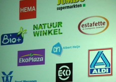 "Allereerst toonde Bavo diverse merken op het scherm. "Dit zijn de merken die in beweging zijn als het gaat om biologisch, onder meer door middel van speciale bio-campagnes of bijvoorbeeld nieuwe schappen." Ook HEMA stond ertussen, want: "HEMA komt met een biologische rookworst. Wat wil een mens nog meer?"
