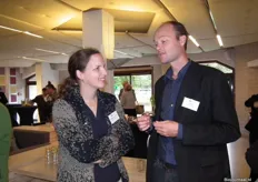 Mariken de Bruijn van Skal Biocontrole met Jasper Vink, manager communicatie & PR van Bionext.