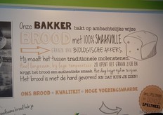 Achter op de muur wat meer toelichting over het brood bij EkoPlaza.