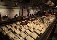 Ook veel verschillende soorten plakken kaas.