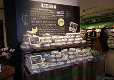 Biologische eieren met uitleg over de manier hoe de biologische en Demeter-kippen gehouden worden.