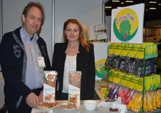 Aad en Kristel van Ammers van Corn Candies presenteren de nieuwe glutenvrije broden van het merk Schnitzer