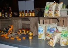 Uitgestalde producten van het merk Trafo en Yakso van FZ Organic Food. Zij hadden een tafel op het Food Plein en een stand elders op de beurs