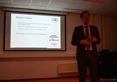 "Hij besloot met: "Hoe sterker jullie gemeenschappelijke doel, hoe beter. Ik wens jullie in ieder geval veel geluk in jullie nieuwe coöperatieve huis!"