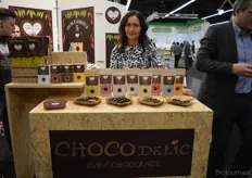 Irene van Herwenden staat letterlijk achter de producten van Chocodelic. Nieuw zijn: Choco Fruit Raisins, Choco Seed Pumpkin en Choco Nuts Cashew.