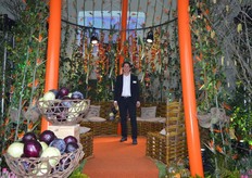 Lodewijk Hoekstra van NL Greenlabel, en bekend van het televisieprogramma Eigen Huis & Tuin, is zichtbaar trots op het eindresultaat. In het Ecodome waren allerlei prachtige bloemen te vinden, evenals een groot aanbod aan Nederlandse AGF-producten.