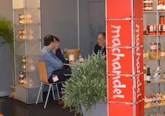 Het team van Machandel in gesprek. Midden Bonnie Hof en rechts Henk Jan Systma.